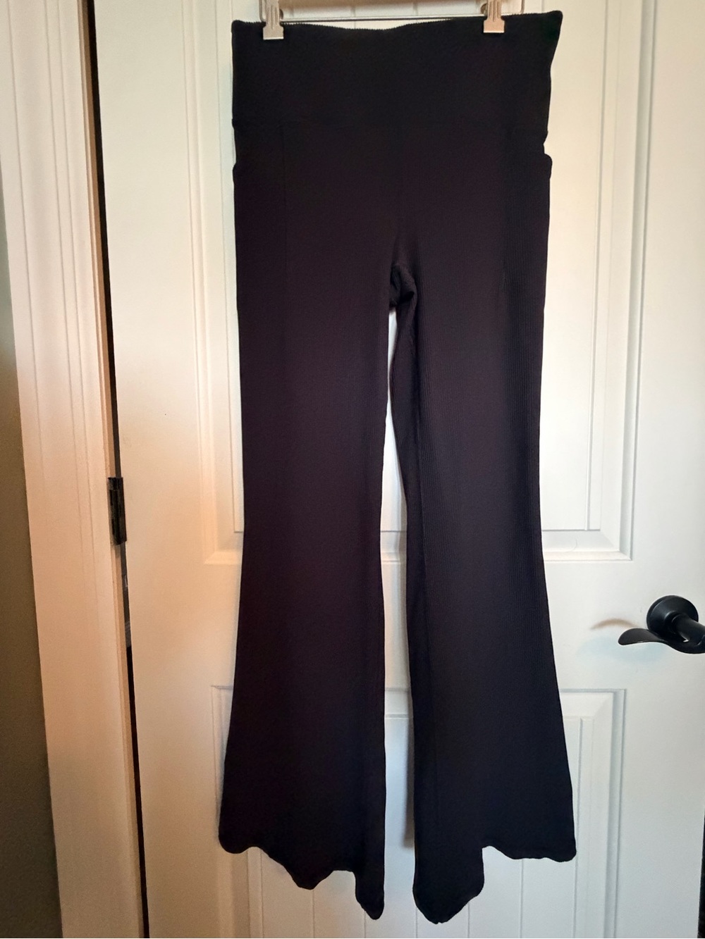 Athleta Salutation Stash Rib Flare Pants Black Size Large